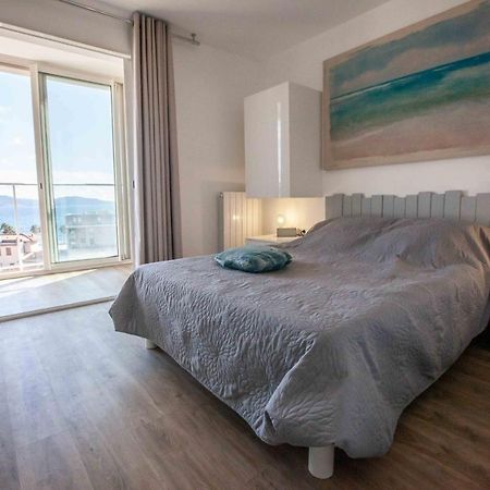 Très beau T2 climatisé refait à neuf, vue mer panoramique exceptionnelle à 120m à pied de la plage La Ciotat Exterior foto