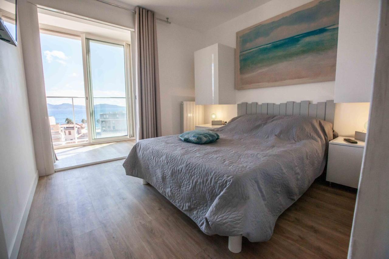 Très beau T2 climatisé refait à neuf, vue mer panoramique exceptionnelle à 120m à pied de la plage La Ciotat Exterior foto